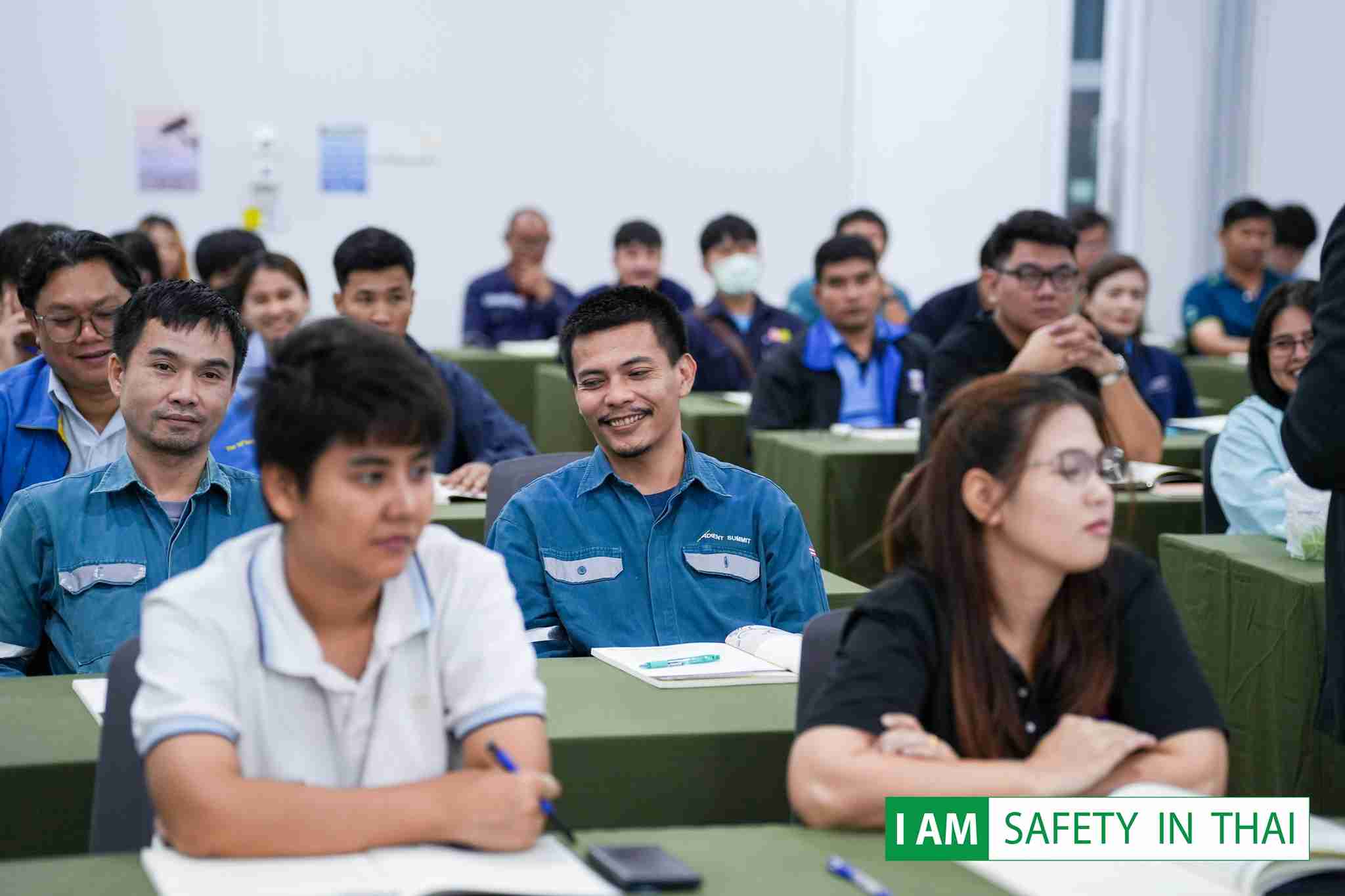 ผู้เข้าอบรมทำกิจกรรมกลุ่มเรื่องความปลอดภัย